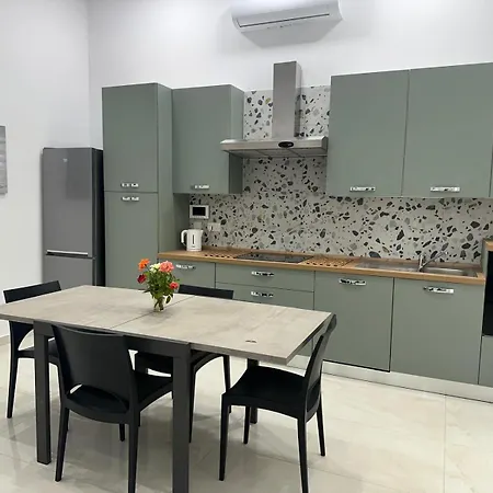 Bedroom En-suite, * Sliema