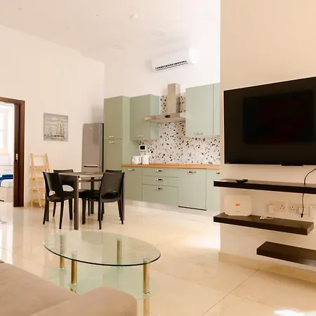 Bedroom En-suite, Sliema